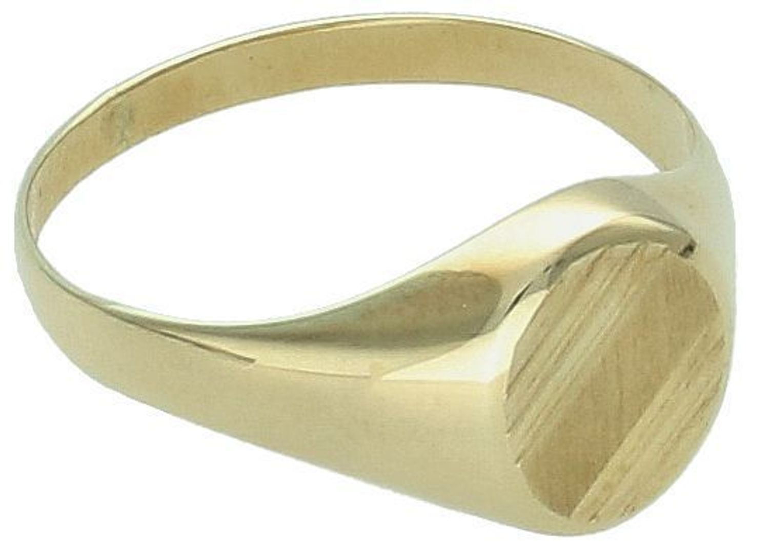 Złoty pierścionek Sygnet z grawerowanym wzorem próba 375, SY 69 375. Złoty sygnet z grawerowanym, prostym wzorem. Sygnet jest świetnym pomysłem na prezent, aby podkreślić ważność wydarzenia. 1.jpg